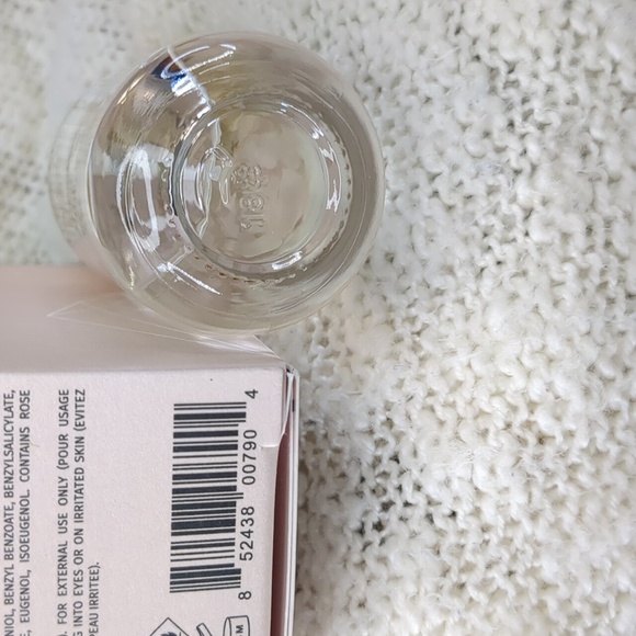 DefineMe Floret - Rose Quartz Crystal Infused Perfume Mist, 28ml/0.95fl oz - Picture 11 of 13